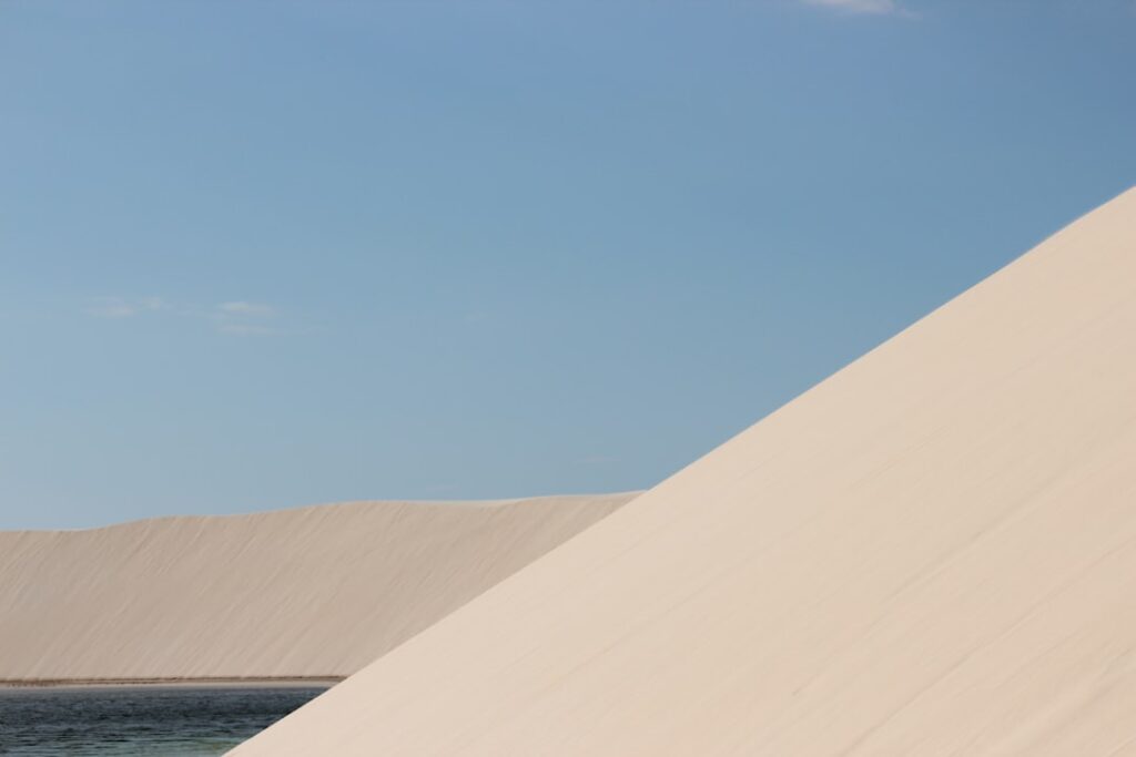“Sleeping Under a Billion Stars: The Allure of Luxury Glamping and Night Sky Adventures in Tottori”